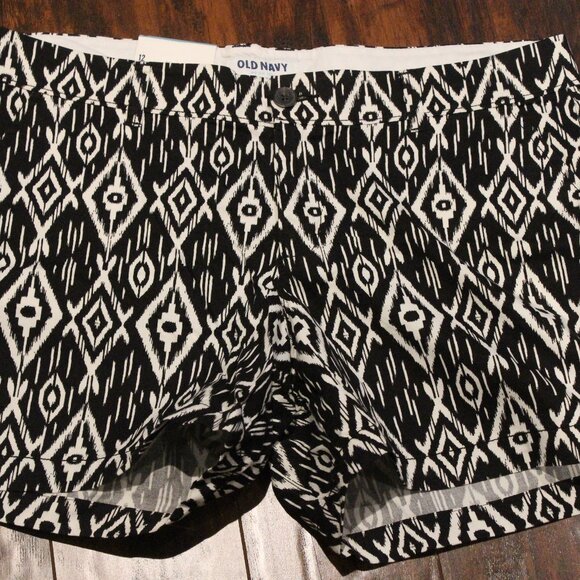 2/$20 🏷 Old Navy Black & White Pattern Shorts Size 12 BNWT - Picture 2 of 4